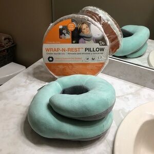 TRAVELON Wrap-N-Rest Coiled Travel Pillow